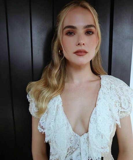 Zoey Deutch belle étoile galerie