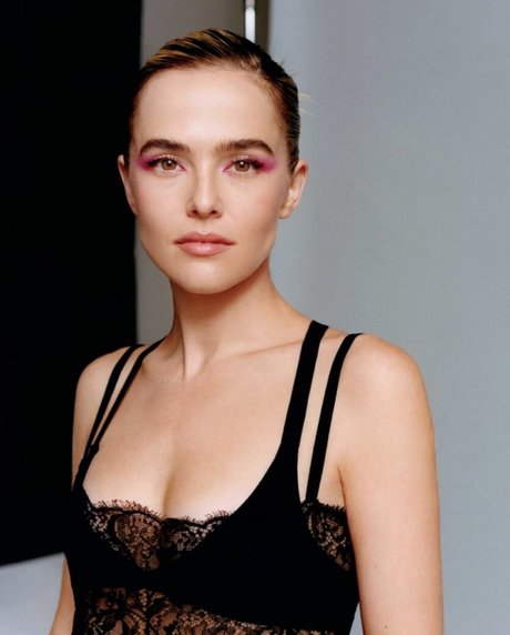 Zoey Deutch xxx star du porno photo