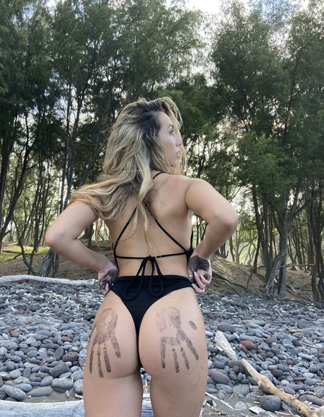 Zoella McKay nus étoiles images