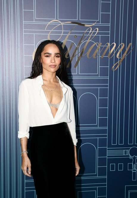 Zoe Kravitz modèle érotique img