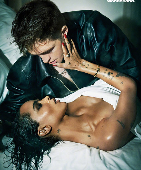 Zoe Kravitz art star du porno galerie