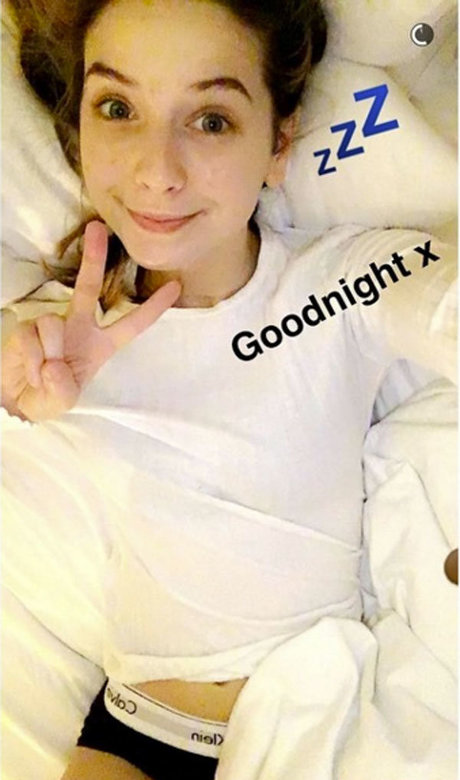 Zoe Sugg star du porno adulte photo