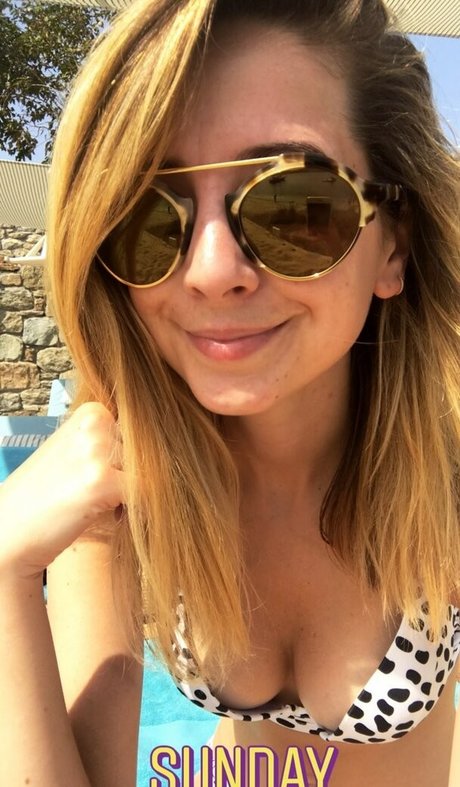 Zoe Sugg étoile sympa des photos