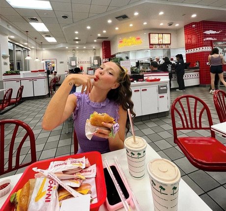 Zoe Colletti belle actrice photos