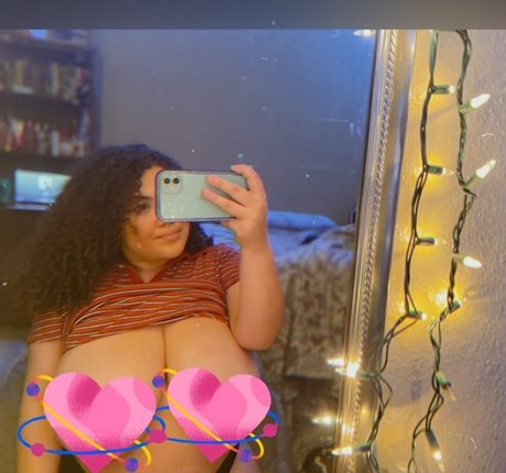 Kweenbailey23 modèle pornographique archive