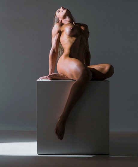 Aline Hirth étoile exclusive photos