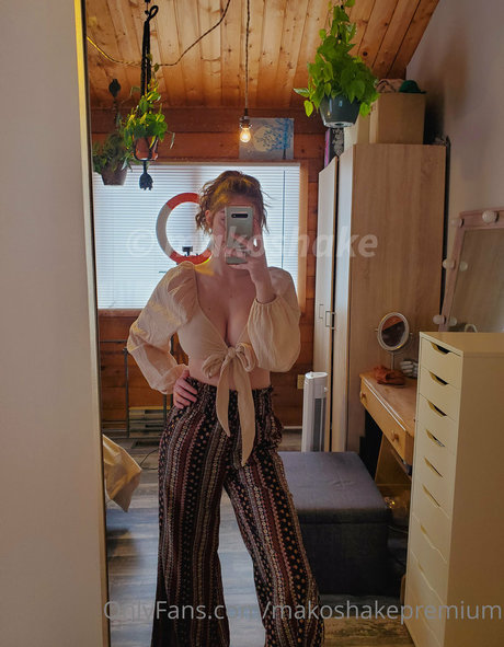 gros seins branlette espagnole onlyfans assez érotique images