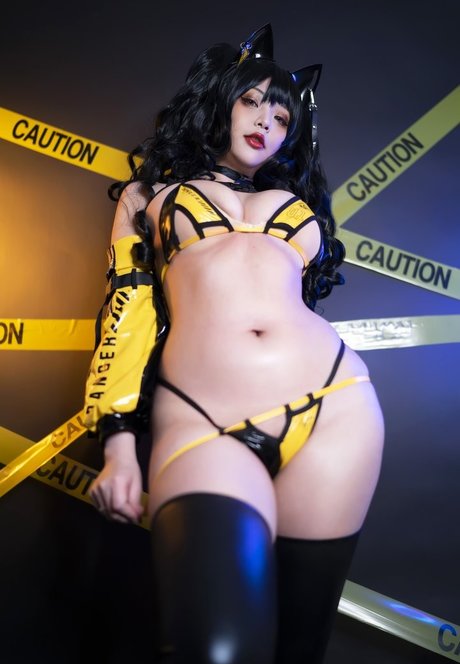 Hana Bunny modèle joli photo