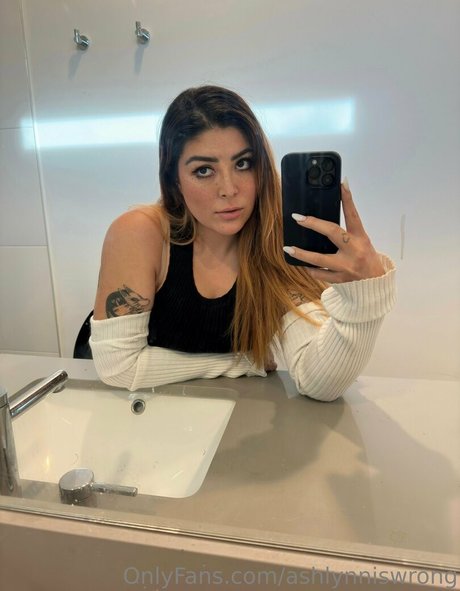 ashlynniswrong étoile nue archive