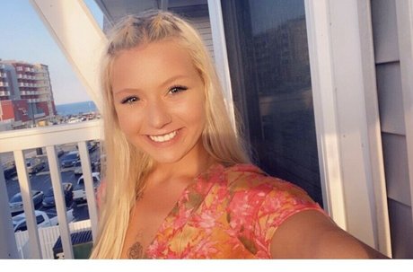 Sammifoxx Kyra star du porno adulte archive