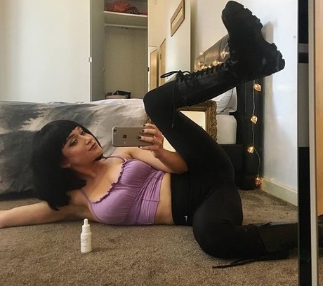 Eva O Hara modèle nu photos