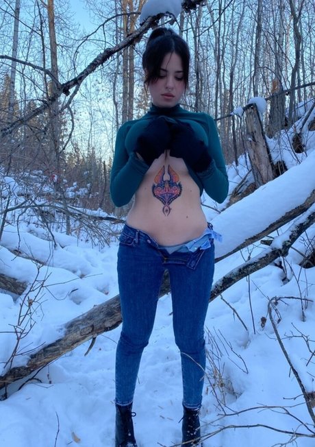 Anisa Jomha étoile xxx image