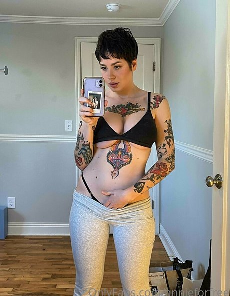 gros seins branlette espagnole onlyfans assez pornographique galerie