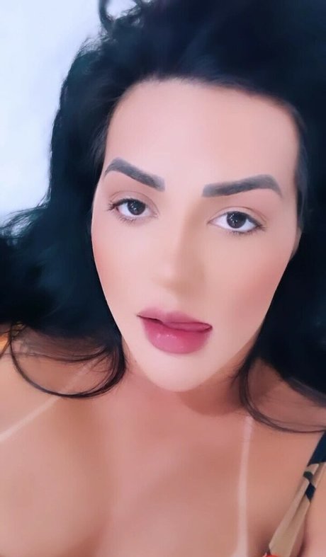 Carla Bora étoile magnifique photos