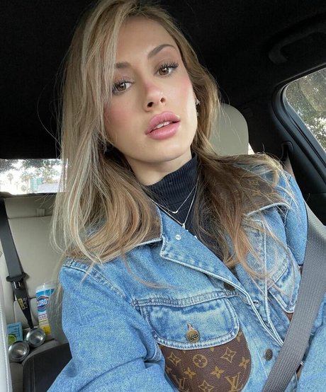 Angela Halili nus star du porno collection