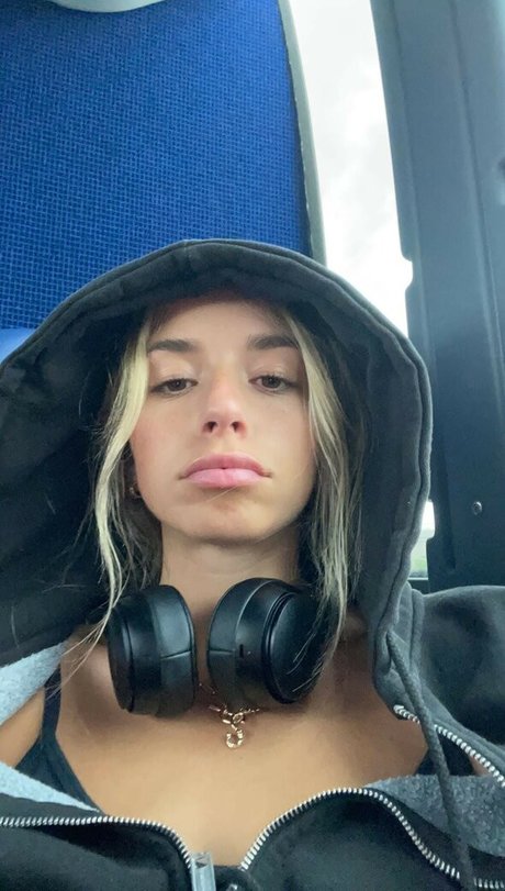 actrice onlyfans nus exclusifs images