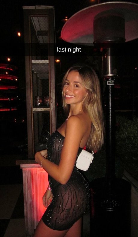 femmes au foyer uniquementfans chaud érotique archive