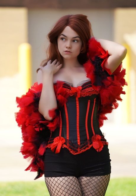 Mina Kess étoile nue collection