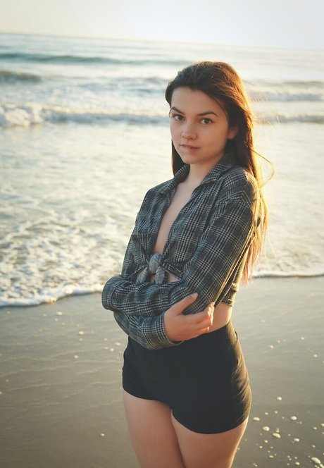 Mina Kess modèles nus photos