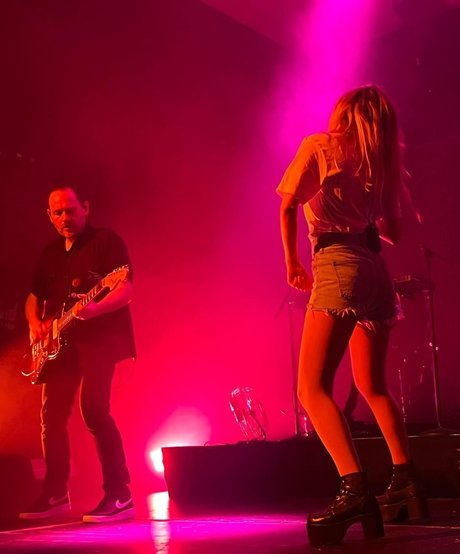 tatouages ​​blonds onlyfans parfait sympa image