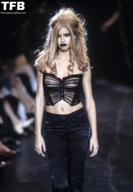 Adriana Lima star érotique images