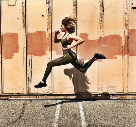 Willow Shields étoile exclusive images