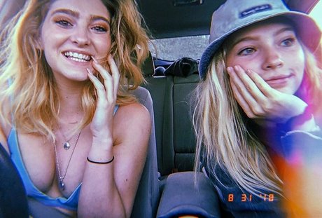 massage lesbien onlyfans art érotique collection