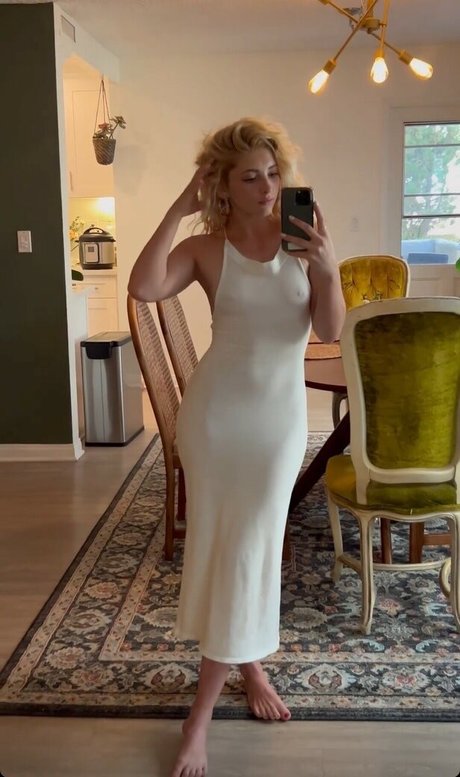 Willow Shields étoile de l'art galeries