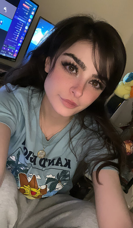 Aruuu belle star du porno photos