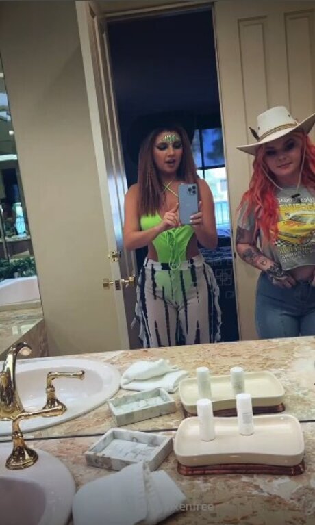 Vermilionvixenfree nus de stars du porno img