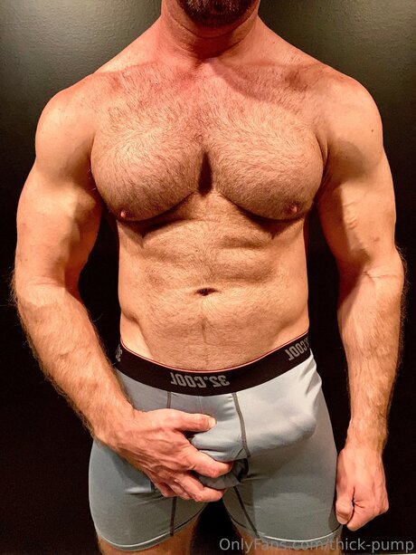 Thick Pump étoile érotique des photos