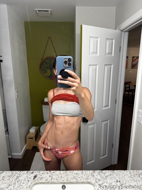 Snugglysweaterof haut de star du porno img