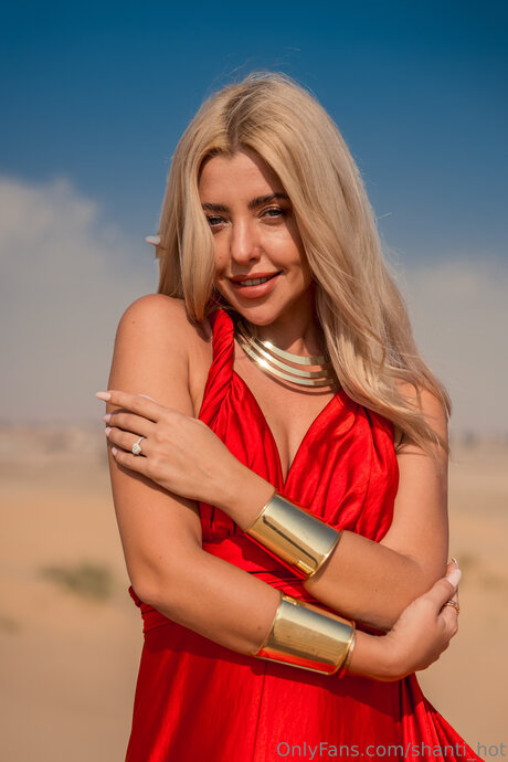 Shanti Hot jolie actrice image