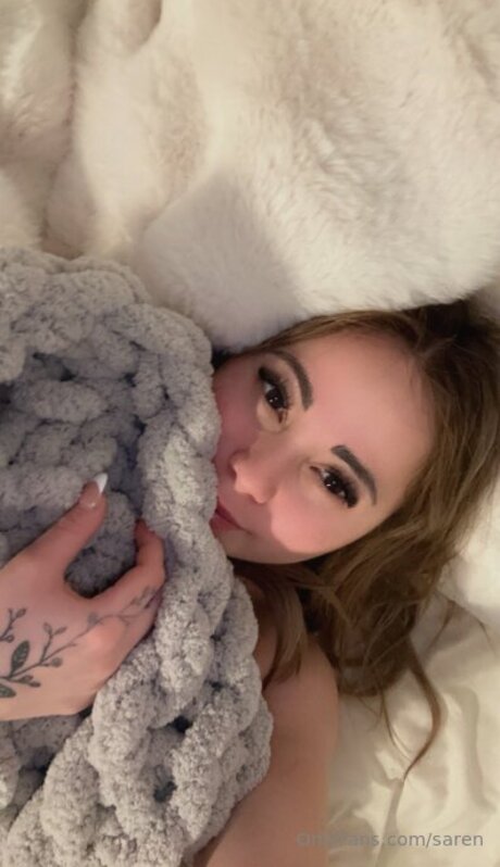 Saren star du porno de haute qualité image