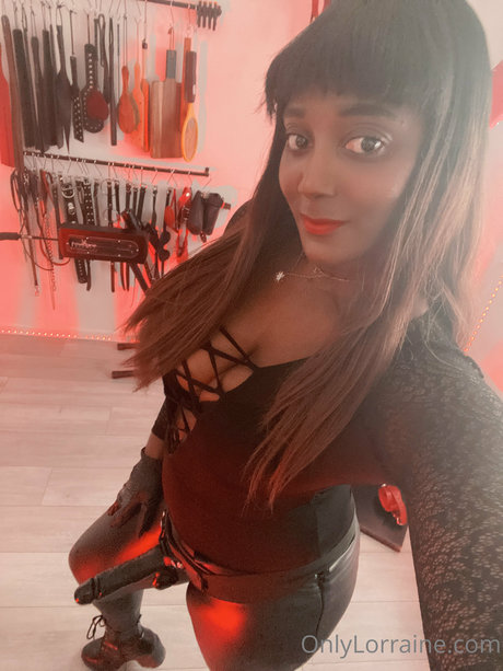 Mistress Lorraine haut de star du porno galeries