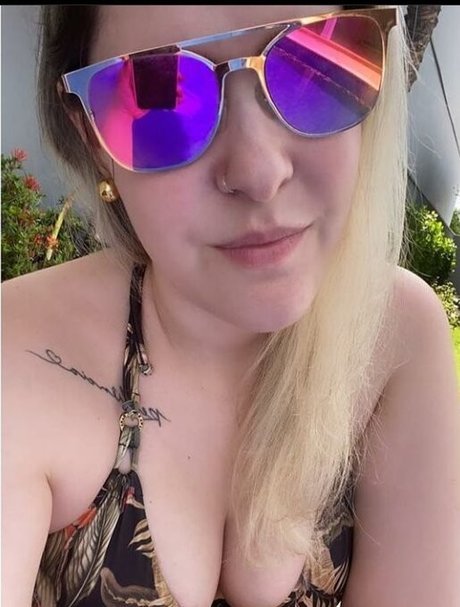 Nahzinhaa actrice exclusive galeries