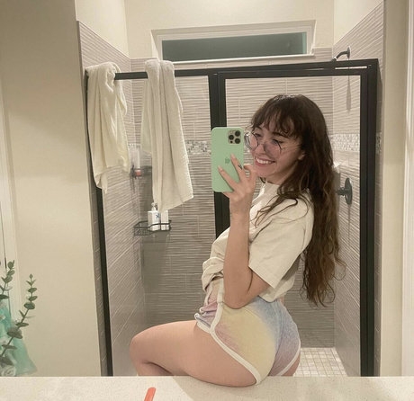 Catlyn Crespo nus étoiles photos