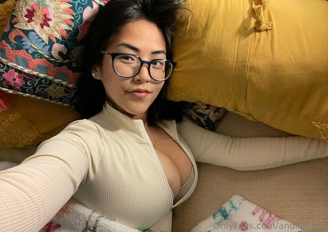 andiipoops star exclusive photos