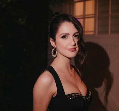 Laura Marano jolie actrice archive