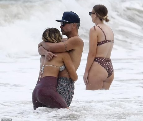 bikini ado onlyfans porno chaud galeries