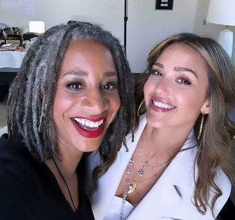 Jessica Alba modèle pornographique collection