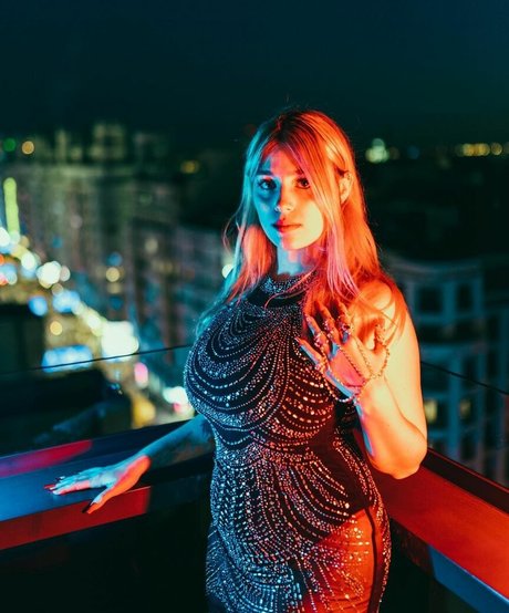 Camm Landi modèle artistique image