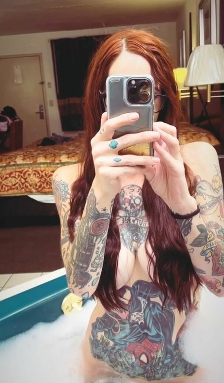 Gojiragoesrawr actrice chaude archive