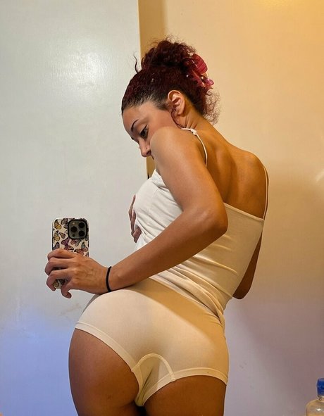 cowgirl milf uniquementfans sexy parfait photo