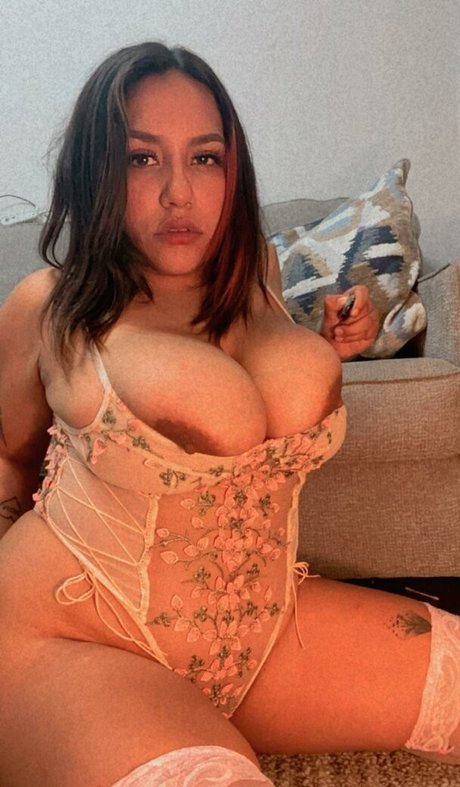 actrice onlyfans assez chaud archive