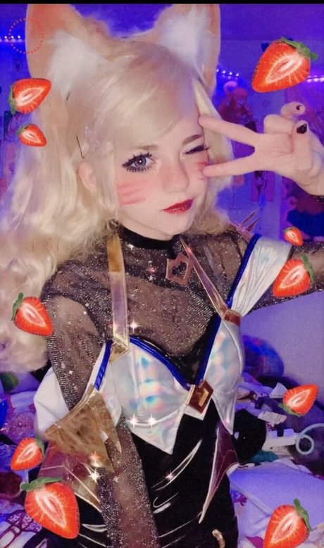 Stardustcos modèle nu des photos