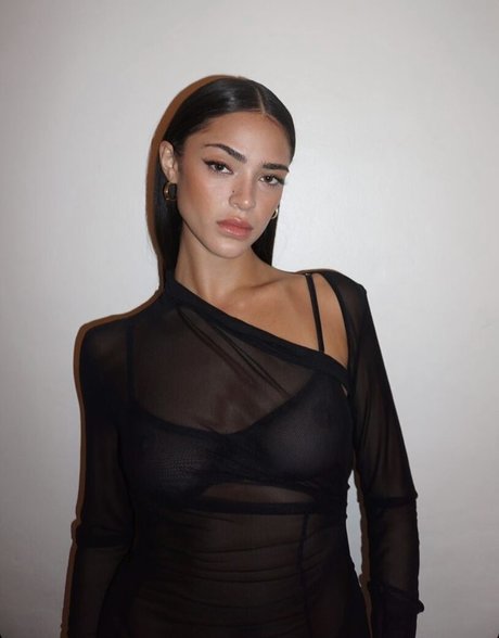 Luna Blaise belle actrice des photos