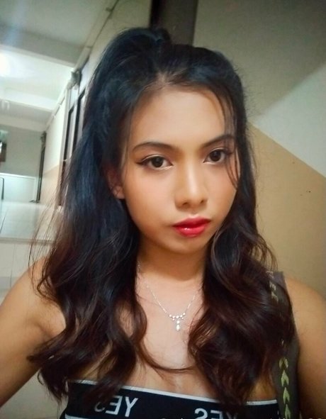 ploy69 star du porno parfaite galerie