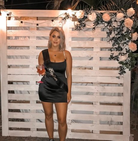 Tahlia A star du porno nue des photos