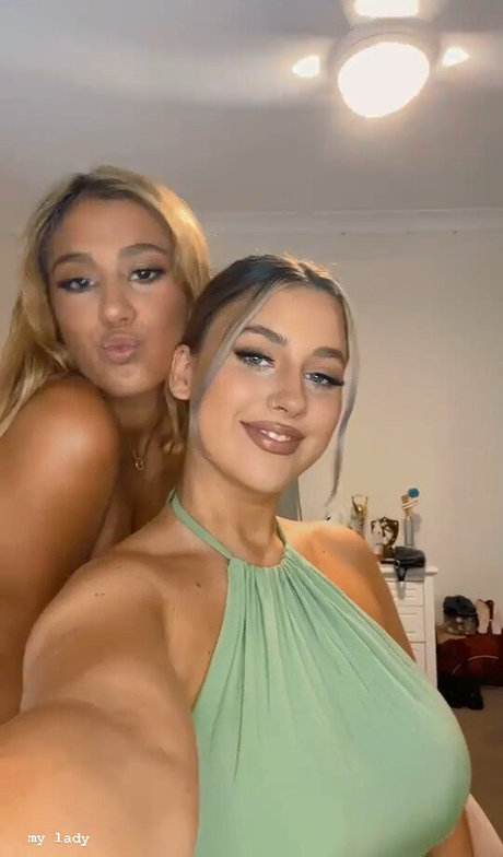 Tahlia A modèle chaud des photos